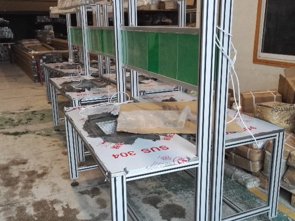 鋁型材搭建的南京防靜電工作臺有什么好處？